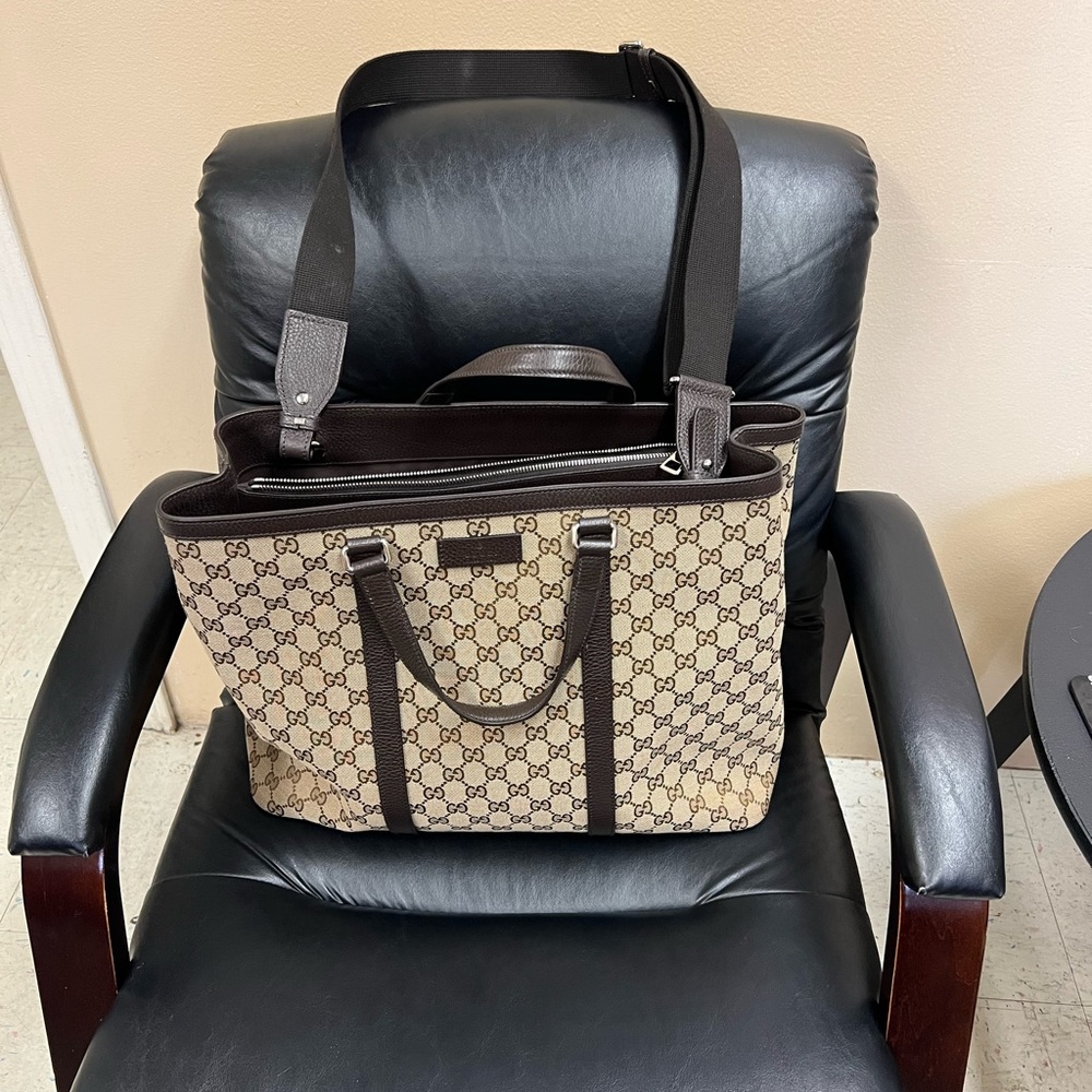 Authentic Gucci Tote - Picture 6 of 7